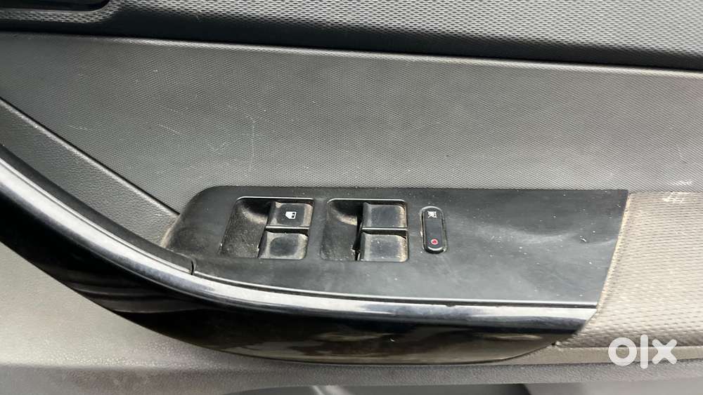 Tata Tigor 1.2 Revotron Xt, 2017, Petrol