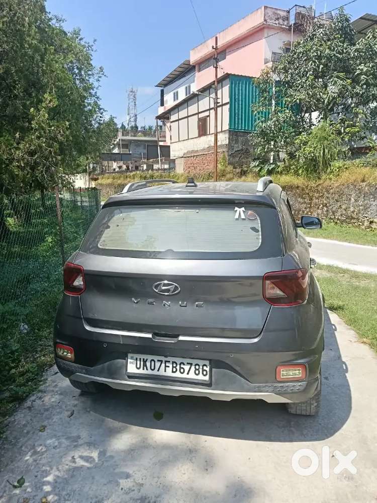 Top Model Hyundai Venue Diesel December 2021