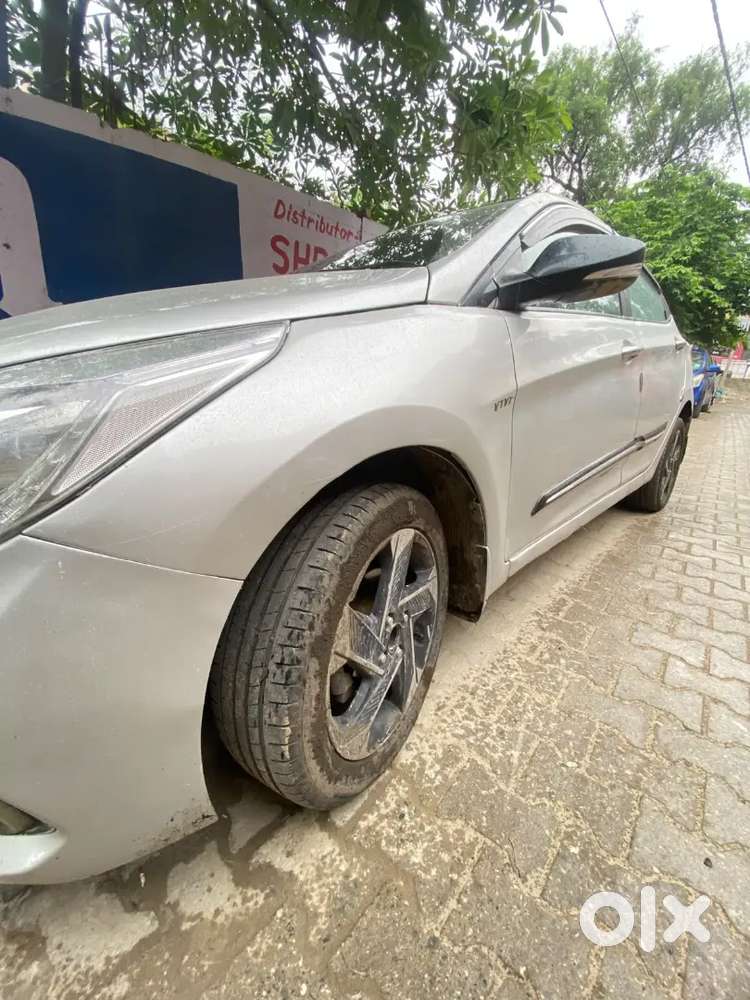 Hyundai Fluidic Verna 2015