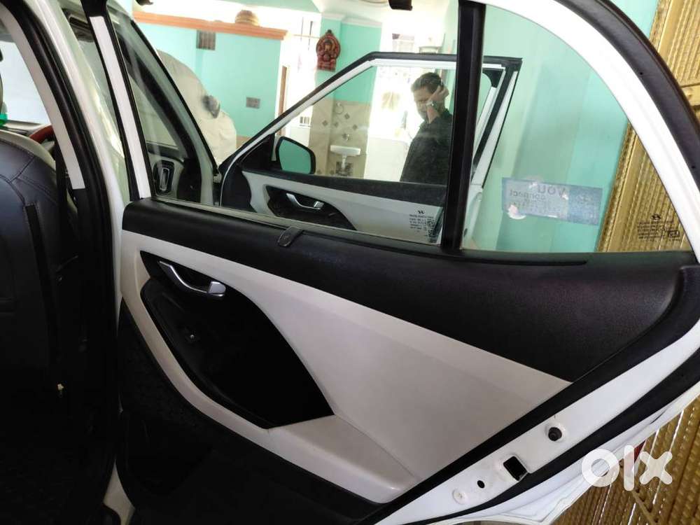 Hyundai Creta With Fancy Number 0004