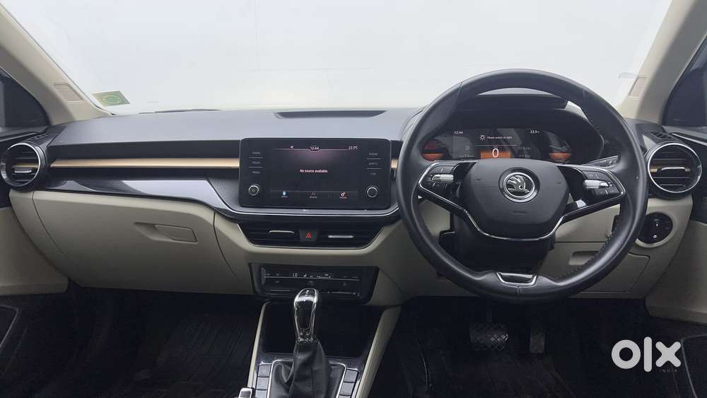 Skoda Slavia Style 1.0l Tsi At, 2023, Petrol