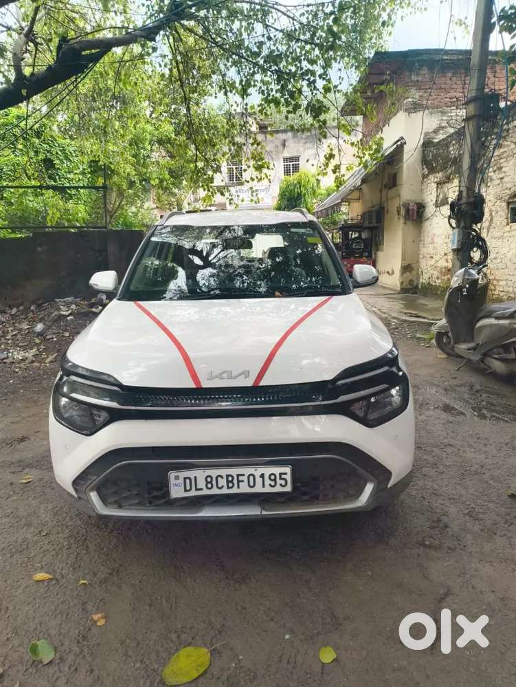 Kia Carens 2023 Petrol 7000 Km Driven