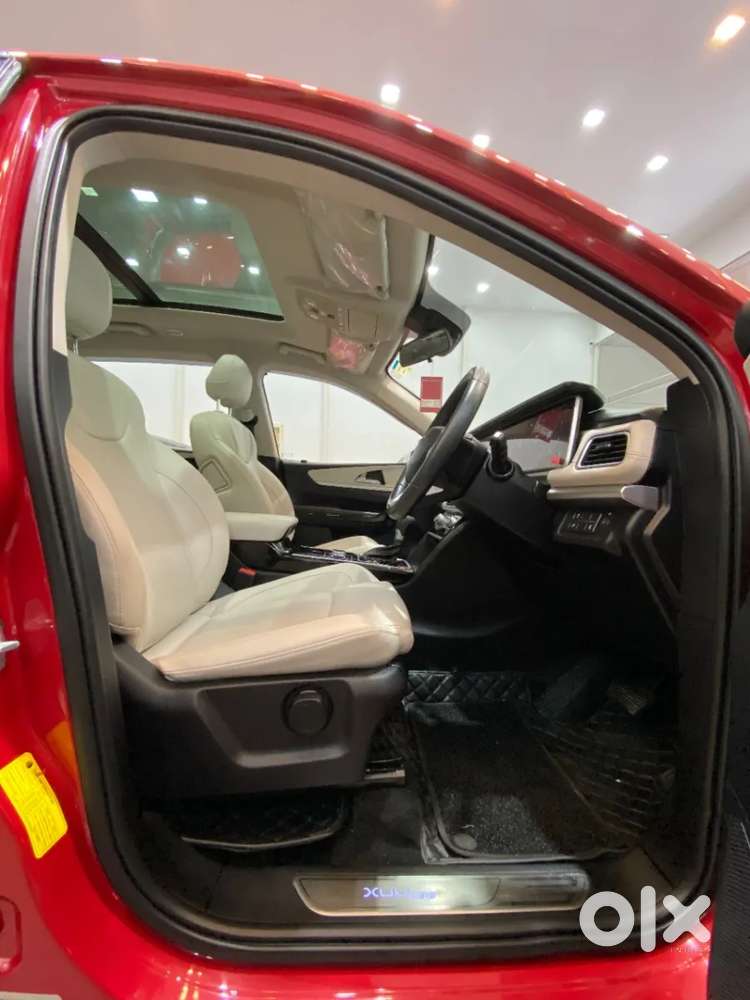 Mahindra Xuv700 2.2 Ax 7 Diesel At Str Awd, 2022, Diesel