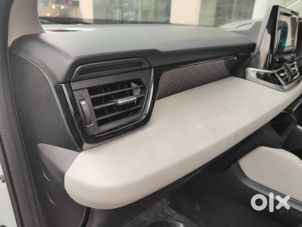 Maruti Suzuki Victoris Others, 2025, Cng & Hybrids