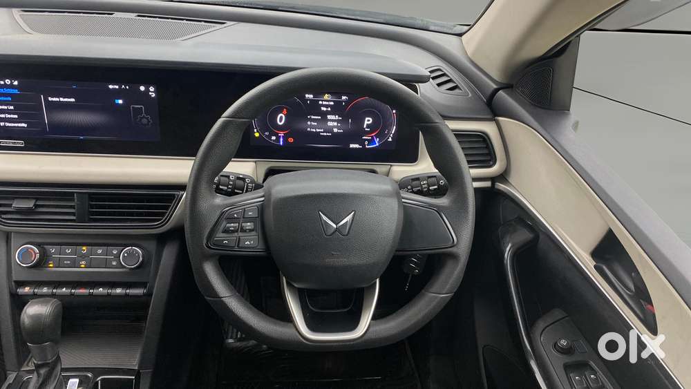 Mahindra Xuv700 2.0 Ax 5 Petrol At Str, 2023, Petrol