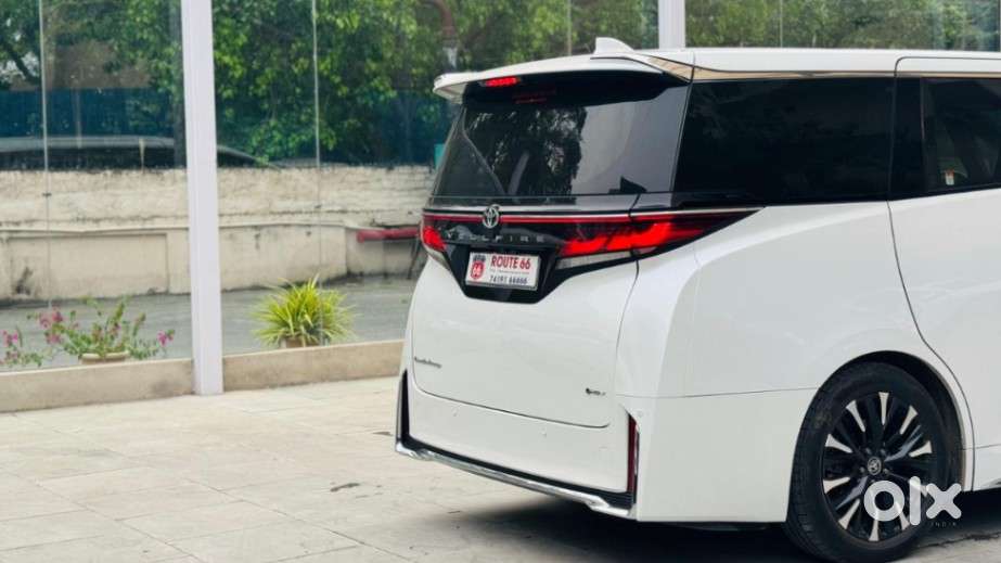 Toyota Innova Crysta