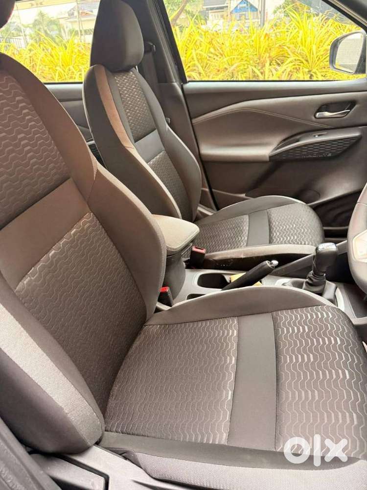 Nissan Magnite N-connecta Mt, 2025, Petrol