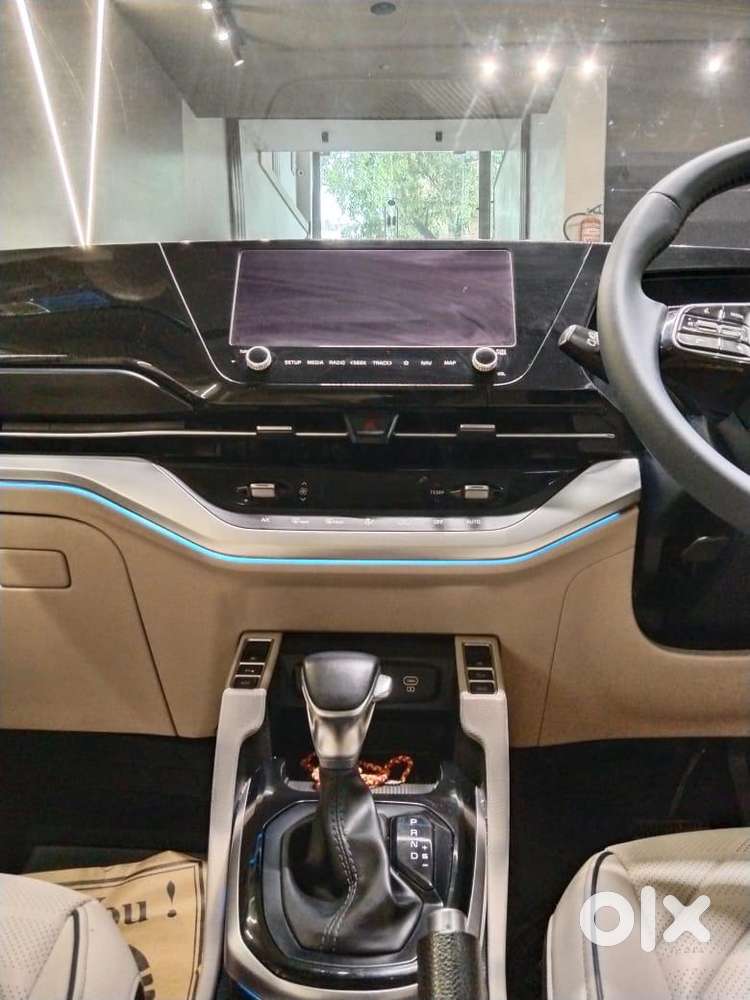 Kia Carens 1.4 Luxury Plus 6 Str, 2022, Petrol