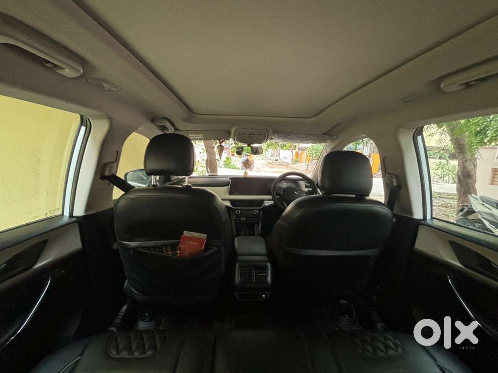 Mahindra Xuv700 2023 Diesel Well Maintained