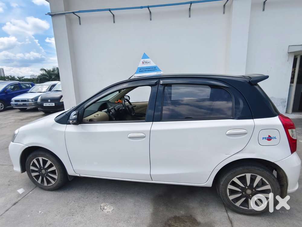 Toyota Etios Liva 1.2 VX Dual Tone, 2019, Petrol