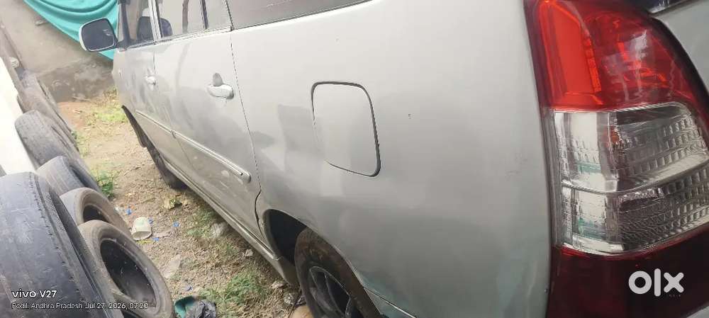 Toyota Innova 2012 Diesel 290000 Km Driven