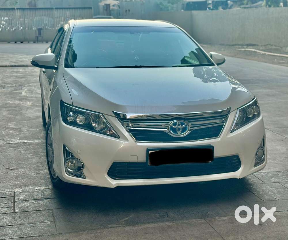 Toyota Camry Hybrid 2013 Pearl White, Well Maintained, 57200 Km Driven