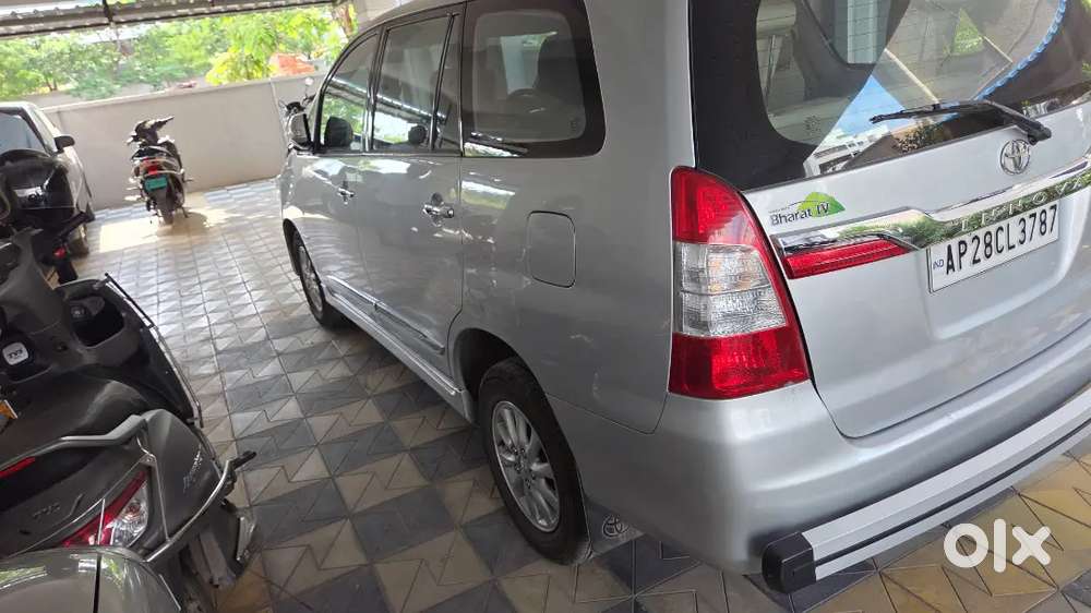 Toyota Innova 2014