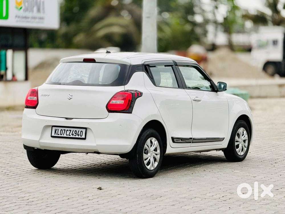 Maruti Suzuki Swift Vxi Abs Bsiv, 2022, Petrol