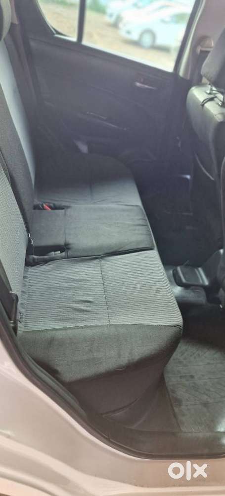 Maruti Suzuki Swift Vxi + Manual, 2017, Petrol