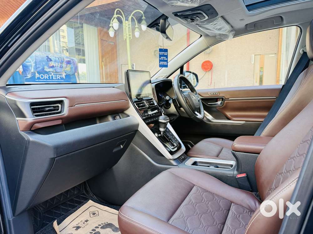 Toyota Innova Hycross 2.0 Zx Hybrid 7 Str, 2023, Electric