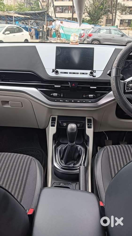 Kia Carens, 2022, Petrol