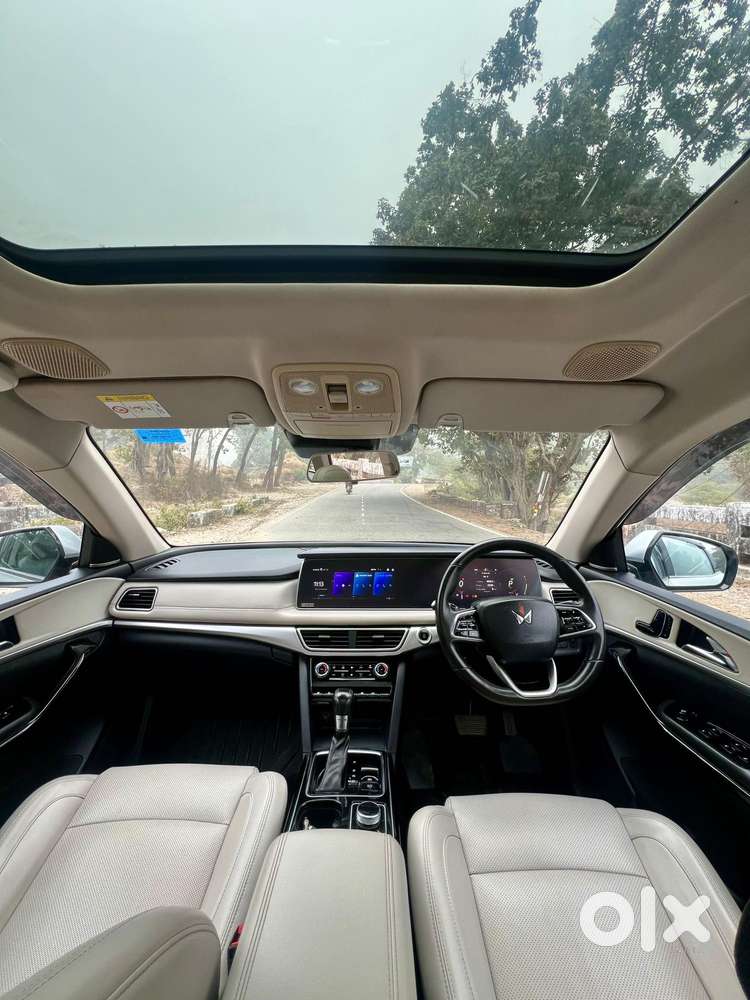 Mahindra Xuv700 2.0 Ax 7 Petrol At Luxury Pack Str, 2022, Petrol