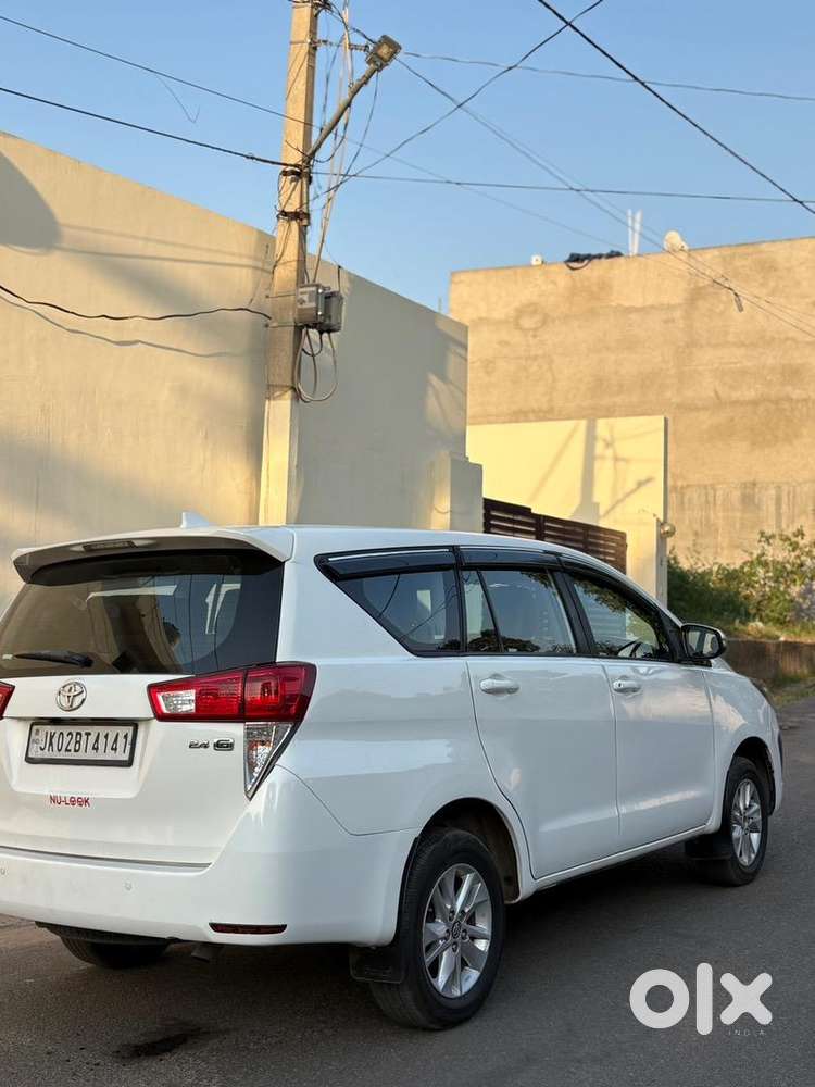 Toyota Innova Crysta 2017 Diesel Well Maintained