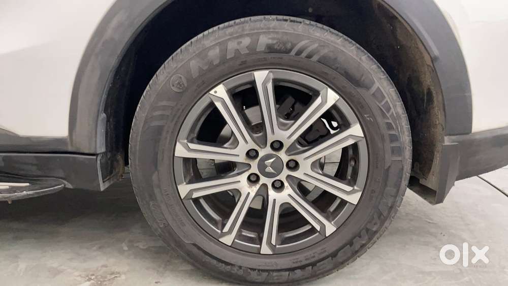 Mahindra Xuv700 2.0 Ax 7 Petrol At Luxury Pack Str, 2022, Petrol