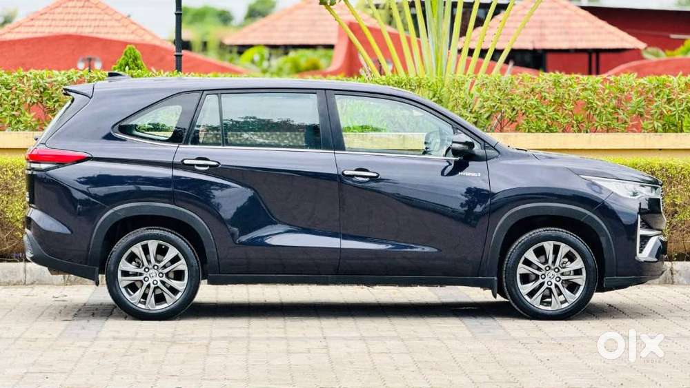 Toyota Innova Hycross 2.0 Zx (o) Hybrid 7 Str, 2024, Petrol