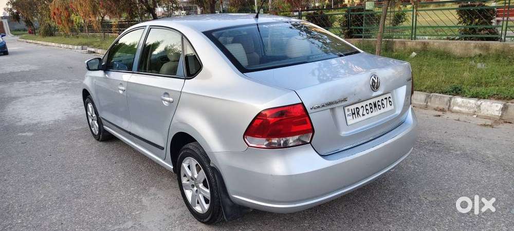 Volkswagen Vento 1.2 Highline Plus At 16 Alloy, 2011, Petrol