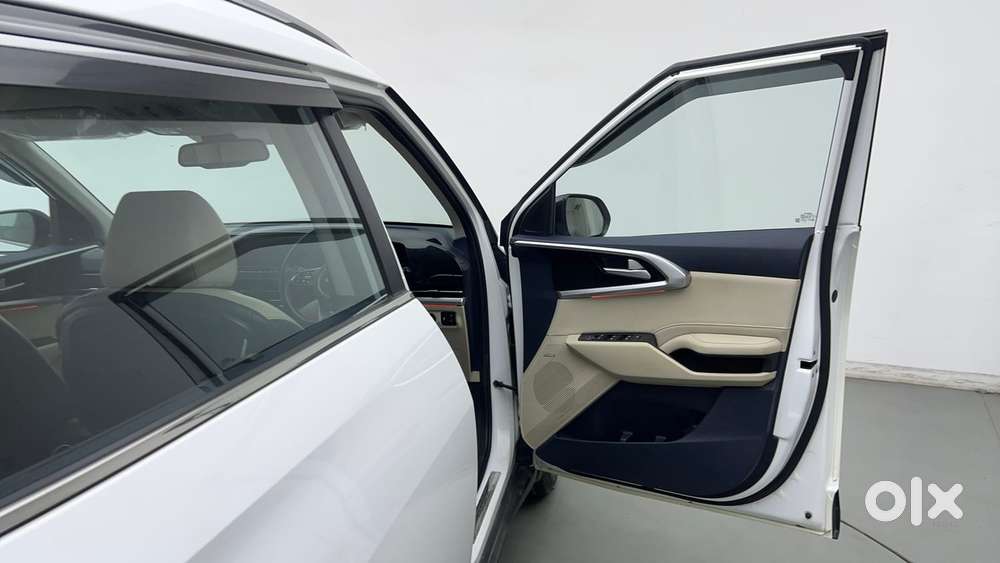 Kia Carens 1.4 Luxury Plus Dct 7 Str, 2022, Petrol