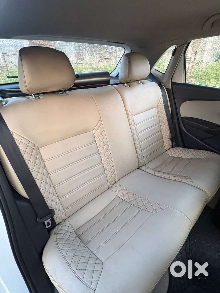 Volkswagen Polo 1.2l Turbo Diesel Comfortline 2013