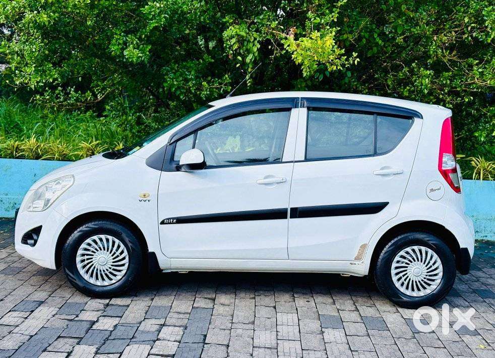 Maruti Suzuki Ritz Lxi, 2013, Petrol