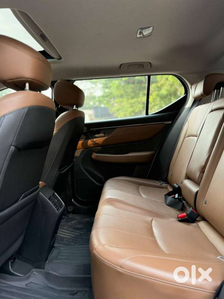 Honda Elevate Zx Mt, 2023, Petrol