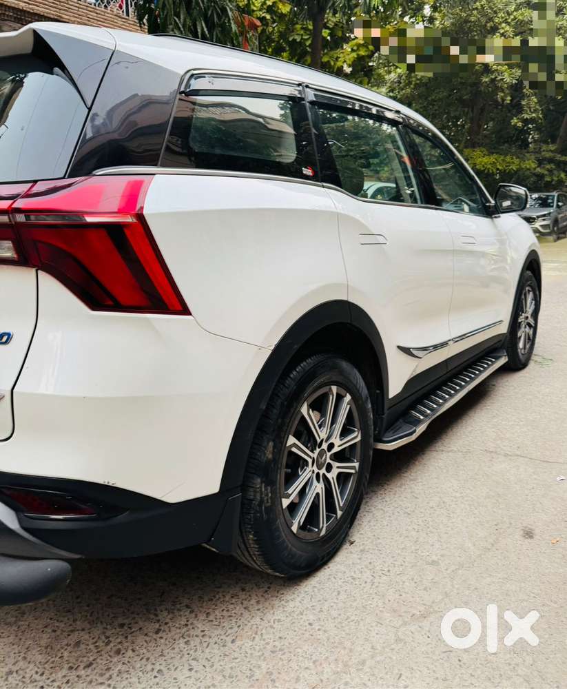 Mahindra Xuv700 2.0 Ax 7 Petrol Mt Str, 2023, Petrol