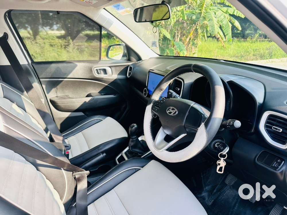 Hyundai Venue Petrol 2022