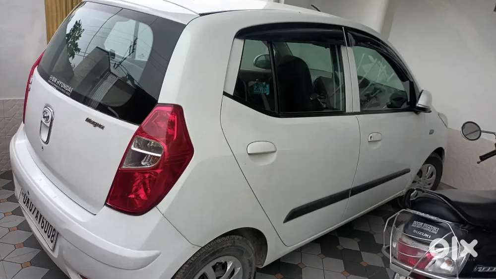 Hyundai I10 2013 Petrol Well Maintained By Army Officer