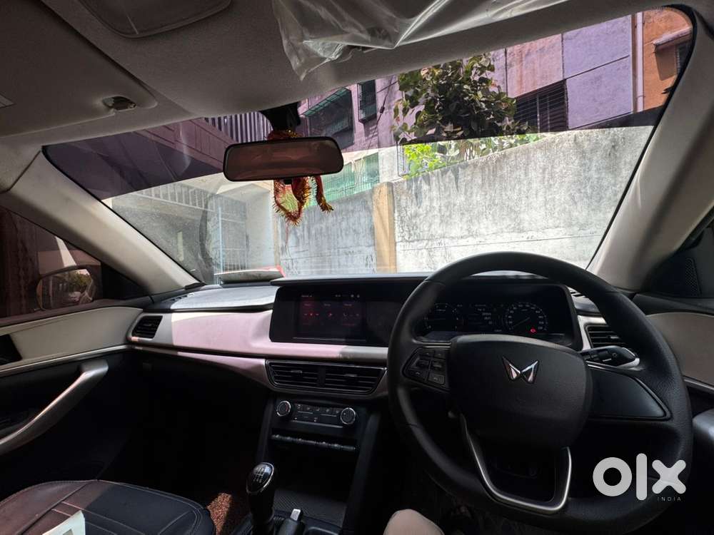 Mahindra Xuv700 2022 Petrol Well Maintained