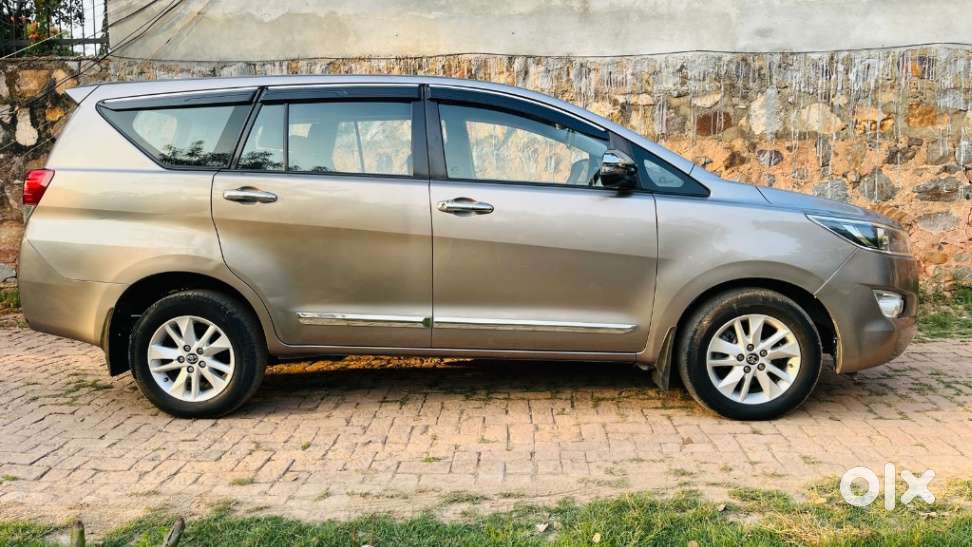 Toyota Innova Crysta 2.4 G Mt 8s, 2018, Diesel