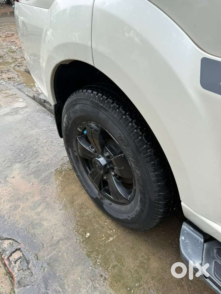 Tata Safari Storme 2016