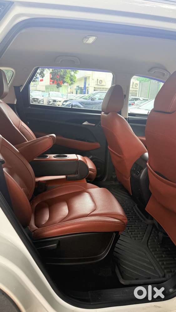 Mg Hector Plus Sharp Pro 1.5 Turbo Petrol Cvt 6 Str Dual Tone, 2020,..