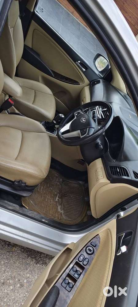 Hyundai Verna 1.6 Sx (o) Vtvt, 2011, Petrol