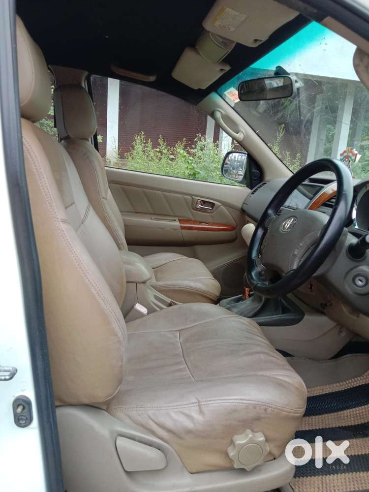 Toyota Fortuner 4x2 Manual, 2011, Diesel