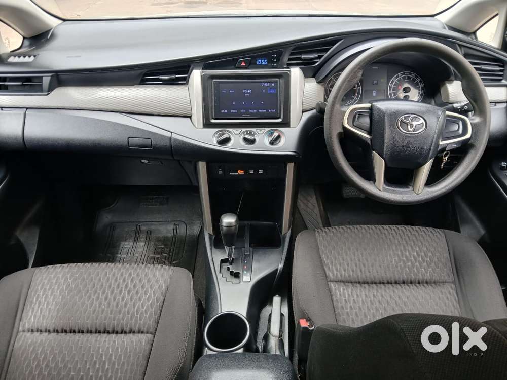 Toyota Innova Crysta 2.8 Gx At 8 Seater, 2017, Diesel
