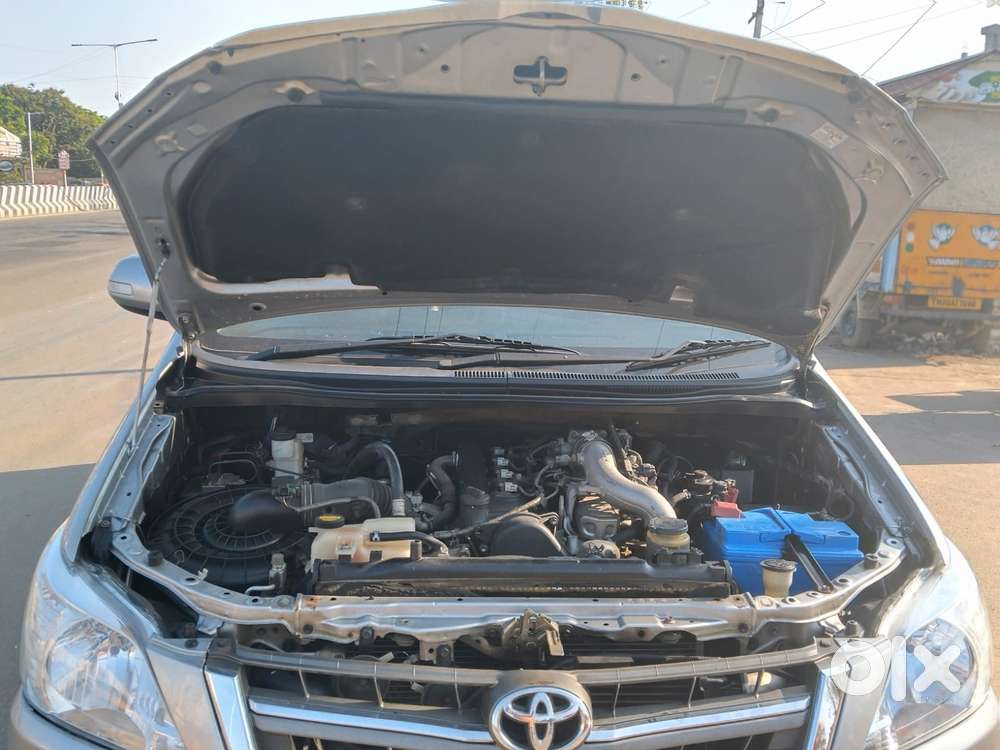 Toyota Innova 2.5 Vx 8 Seater Bs Iv, 2015, Diesel