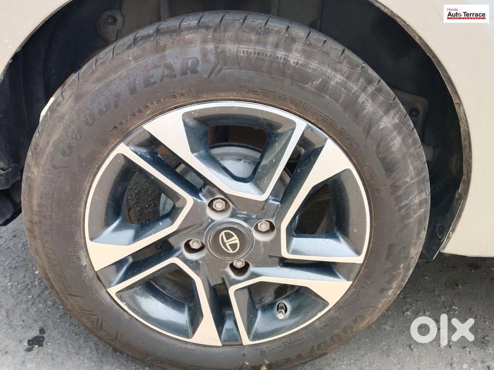 Tata Tigor Xza, 2018, Petrol