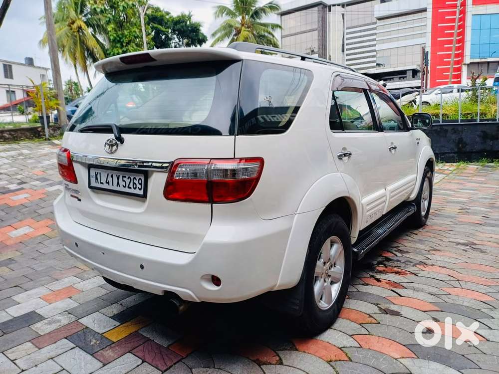 Toyota Fortuner 3.0 4x4 Manual, 2011, Diesel
