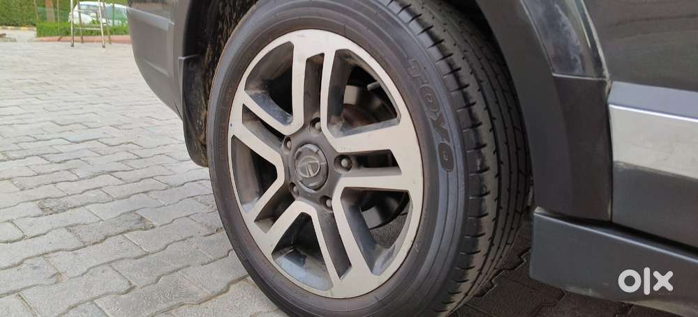 Tata Hexa 2.2 Xta 4x2 6 Str Dual Tone, 2017, Diesel