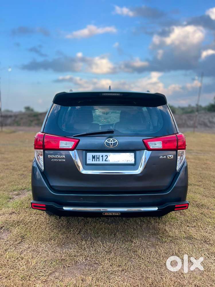 Toyota Innova Crysta 2.4 V 2018