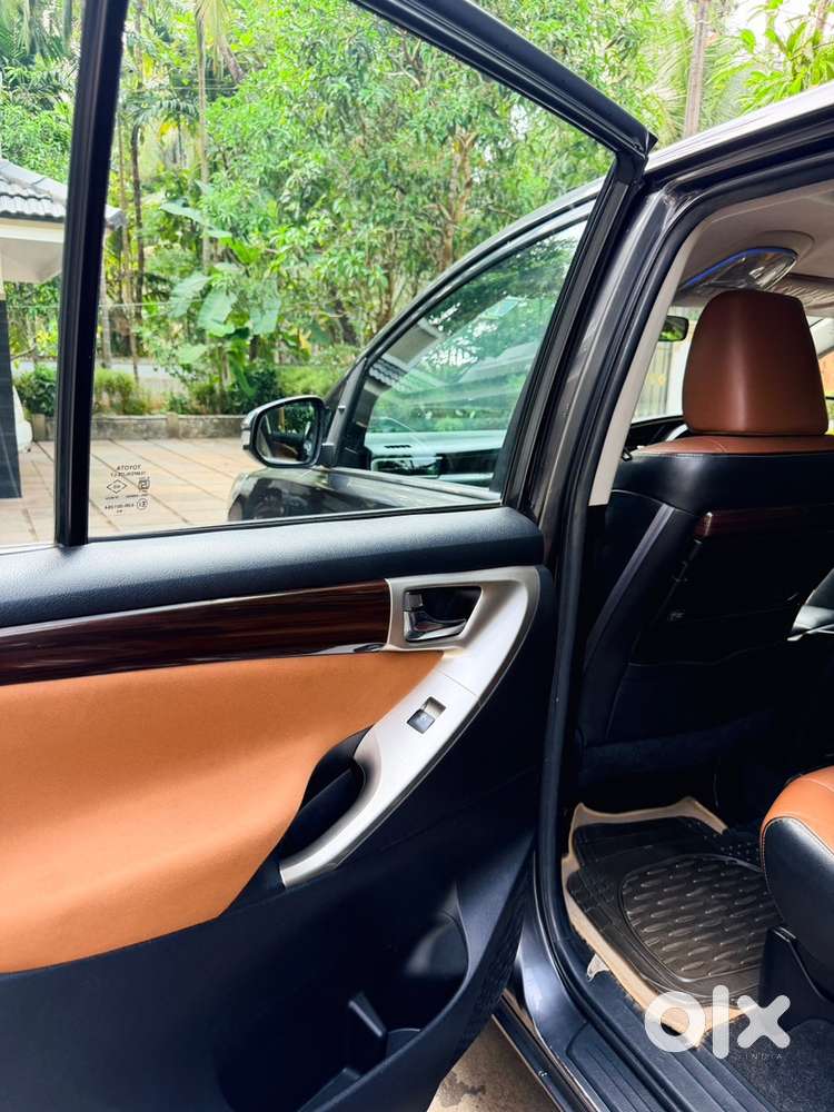 Toyota Innova Crysta 2016