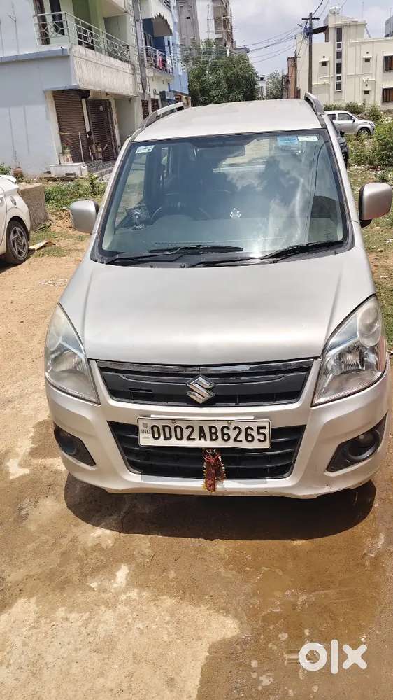 Wagon R Automatic Car 2016 November Alomost 2027 With New Insurance