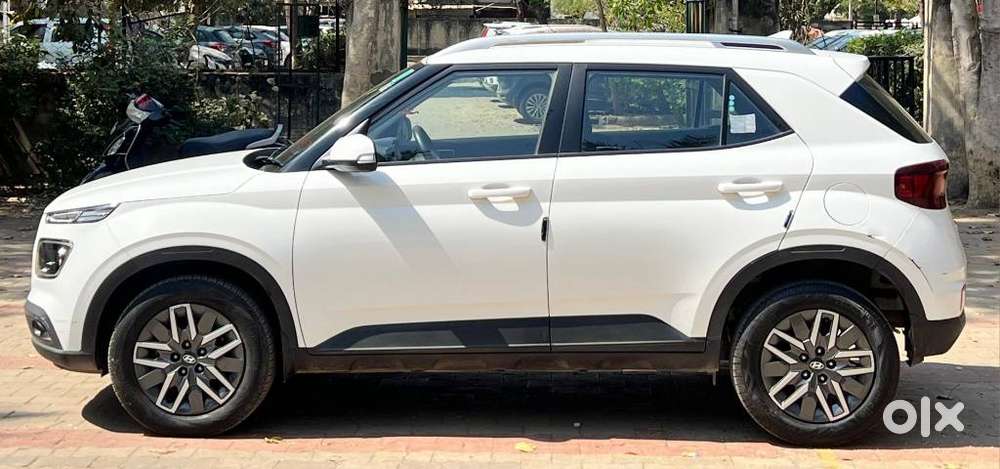 Hyundai Venue Sx Mt, 2023, Diesel