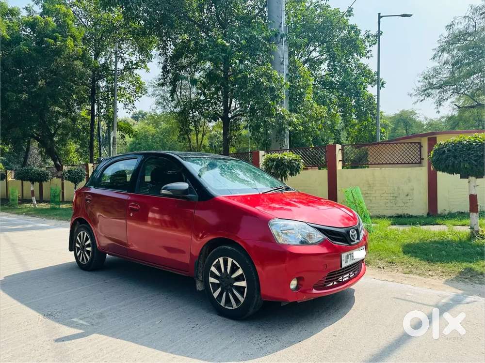 Toyota Etios Liva V Dual Tone, 2016, Petrol
