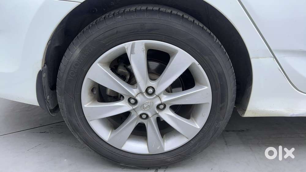 Hyundai Verna Fluidic 1.6 Vtvt Sx Automatic, 2012, Petrol